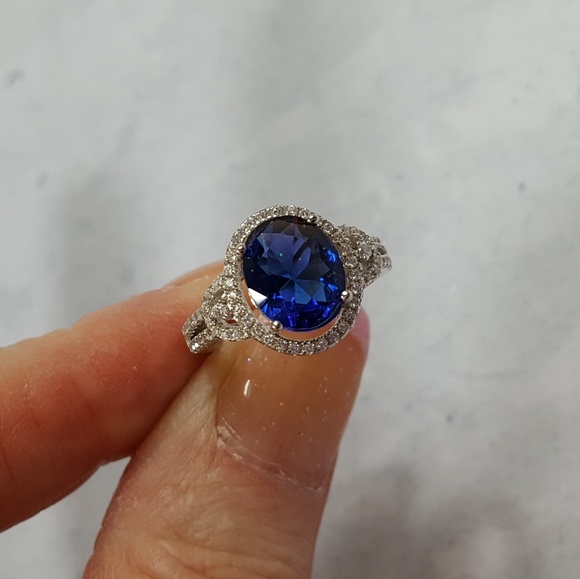 Blue Sapphire Cubic Zirconia - Picture 4 of 8